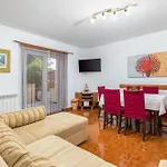 Apartment Charming Pool - Buneta